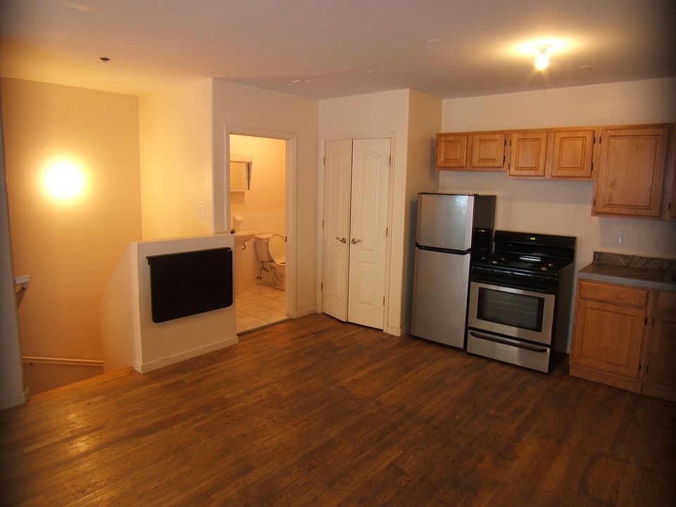 2nd image of 176 Scholes St