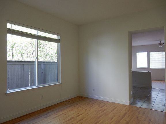 2nd image of 1760 Dunkeld Ln