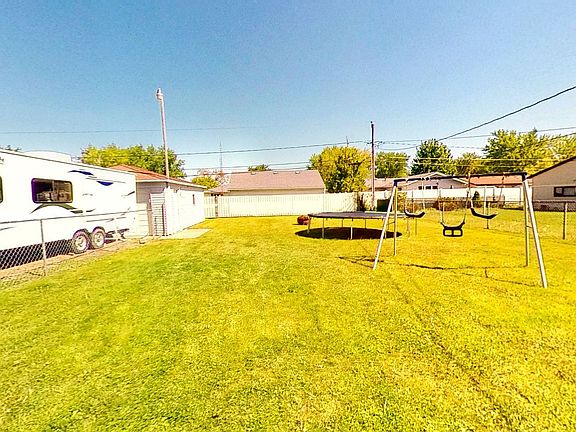 4th image of 16 Duncan Dr