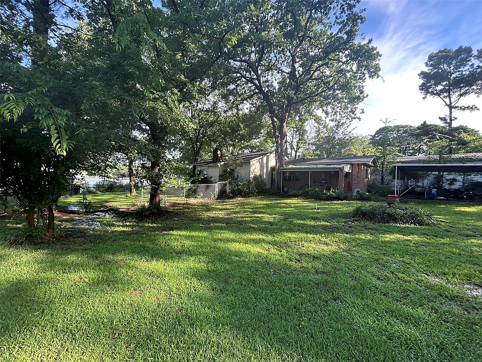 1st image of 202 Thunderbird Dr
