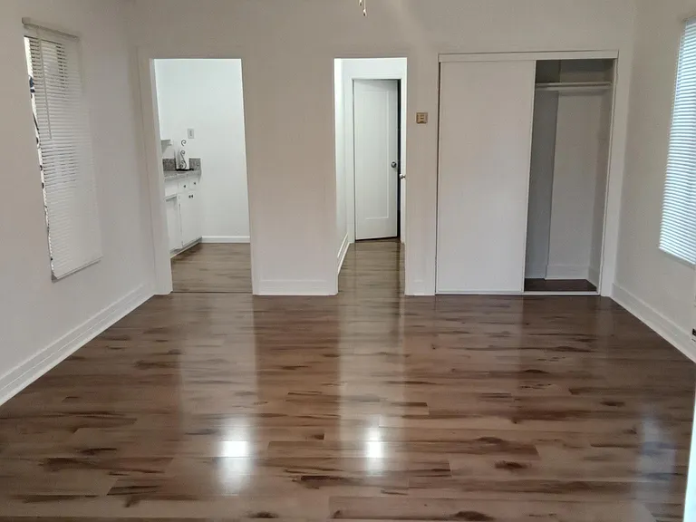 5307 Longfellow St — Photo 2