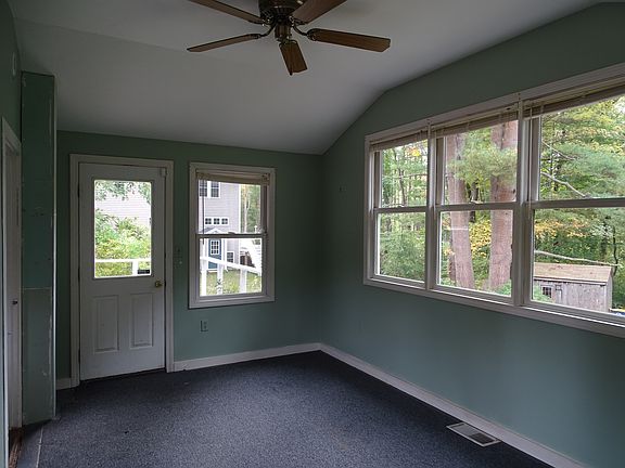 5th image of 738 Grove St