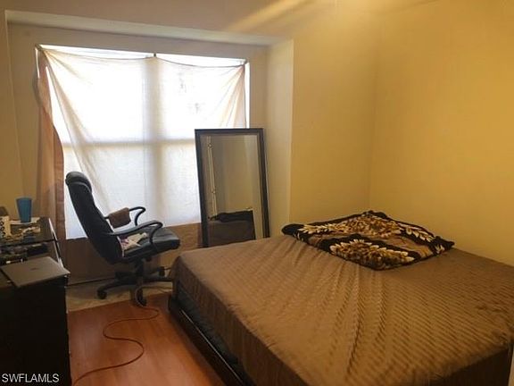 5th image of 10247 Sandy Hollow Ln