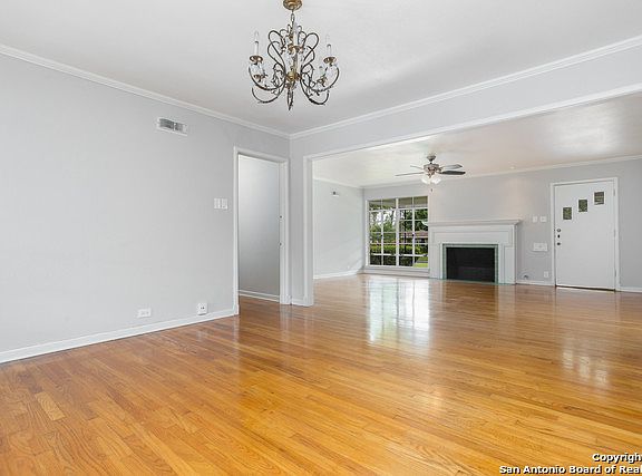 5th image of 2323 W Gramercy Pl