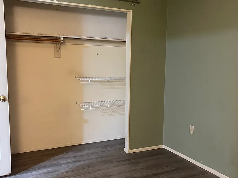 Bedroom (2) and Closet