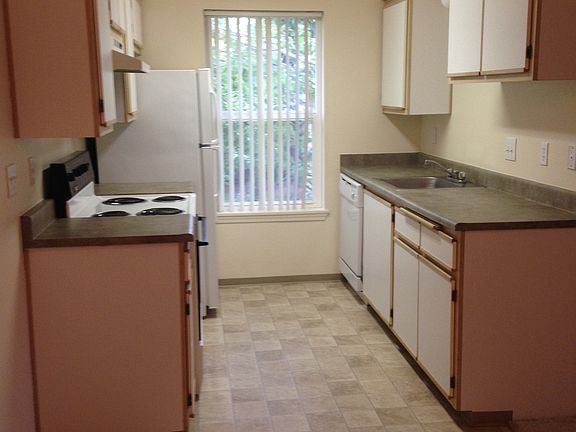 5th image of 4 NE Tandem Way APT 206