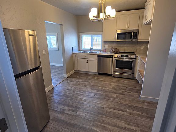 3rd image of 1208 1st St N #1208