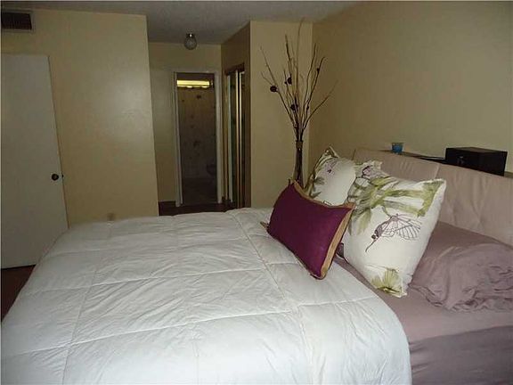 3rd image of 7845 Camino Real #O-205