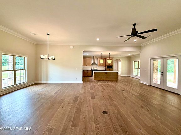 5th image of 142 Lenox Ln