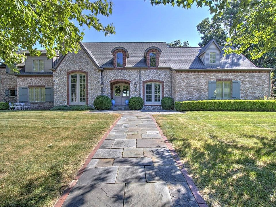 1st image of 10 Allen Bend Pl