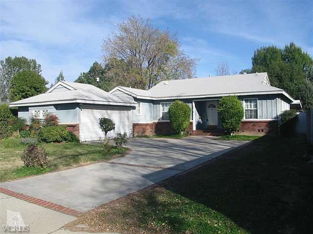 2nd image of 10520 Aqueduct Ave