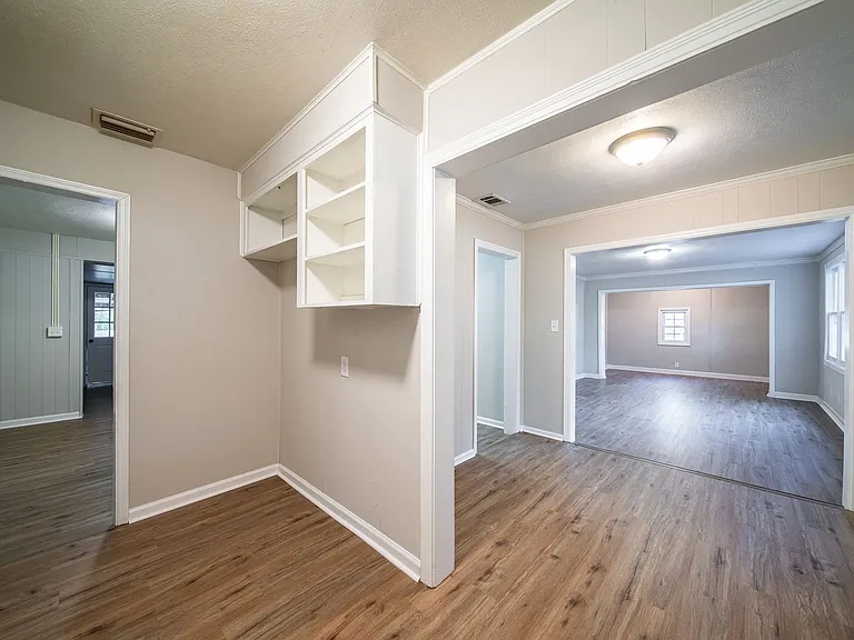 2333 Bruce Ave — Photo 18