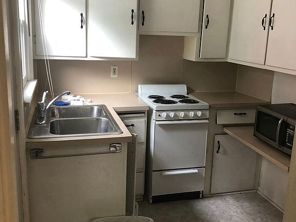 3rd image of 2372 Franklin Ave E Unit F