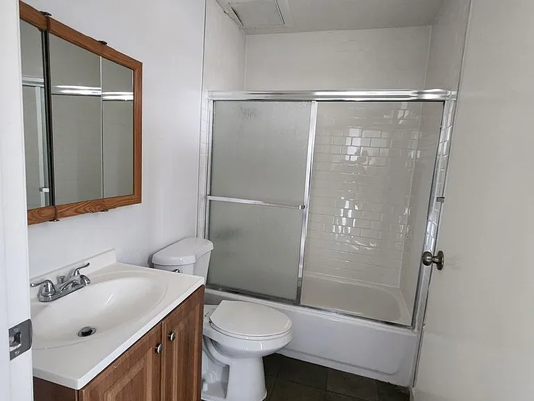 1816 N Gramercy Pl — Photo 23