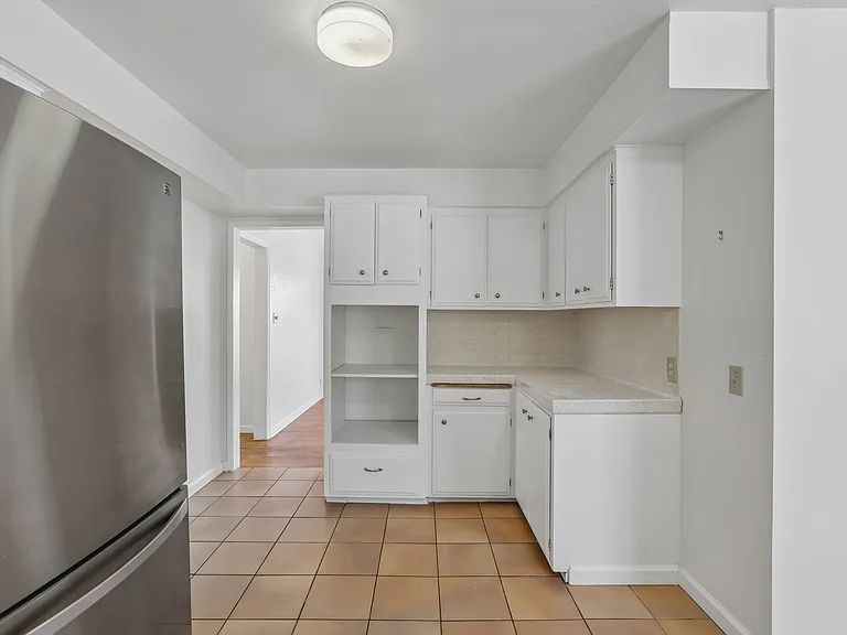 2214 Euclid St — Photo 3