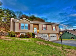5380 Merriman Rd, Roanoke, VA 24018