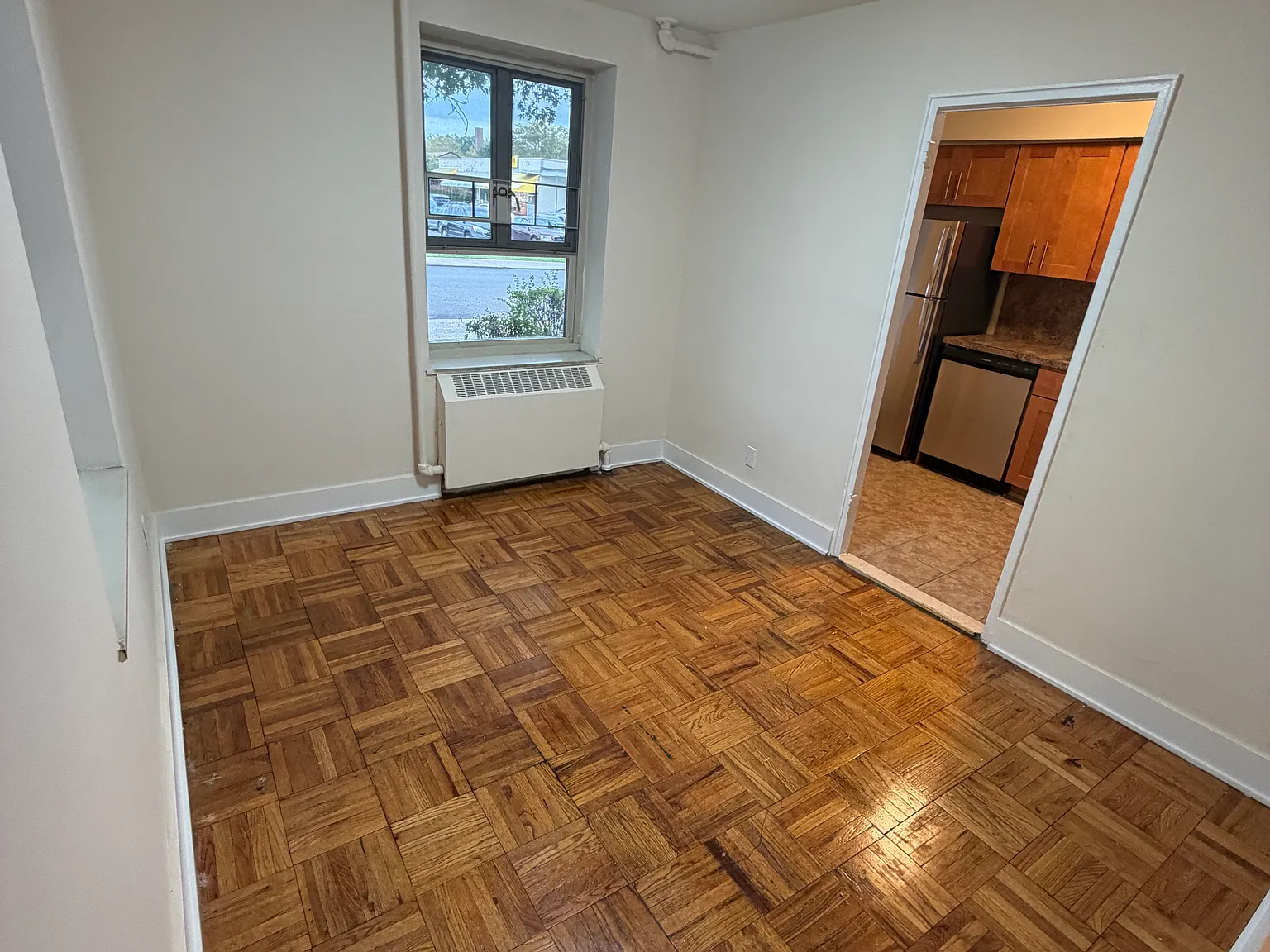 195th Ln, Fresh Meadows — Photo 3