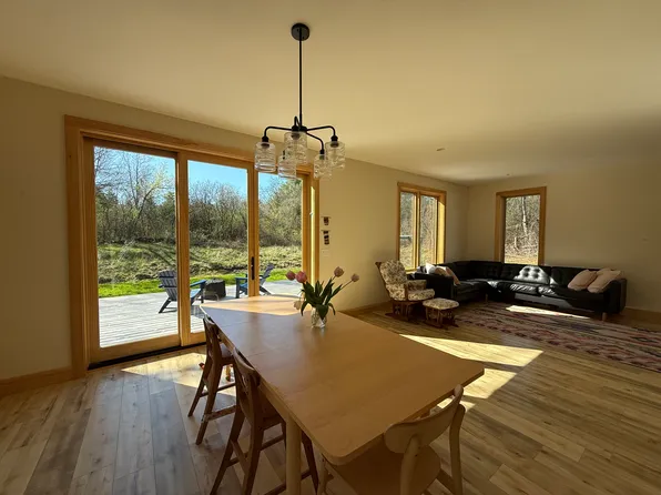 73 Turquoise Rd, Shelburne, VT 05482