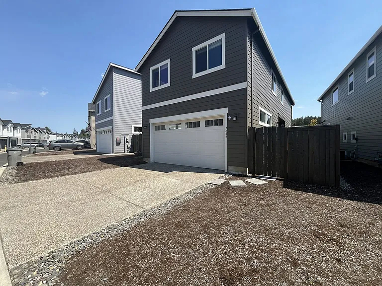 7033 SE Benedict St — Photo 48