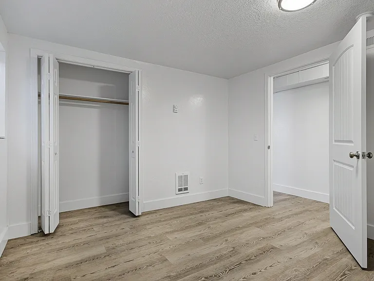 2319 Iowa Ave #B — Photo 17