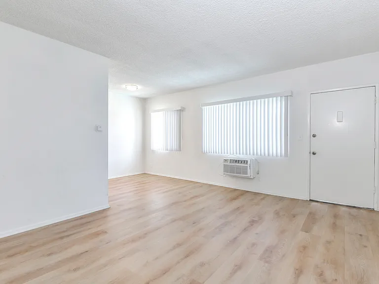 657 Milford St #10 — Photo 17