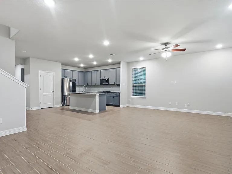 119 Buttonwood Ct — Photo 15