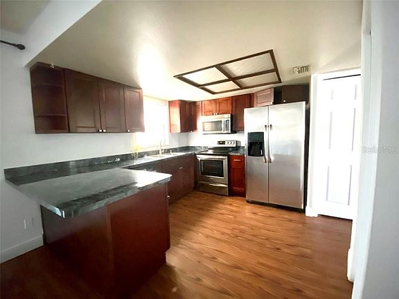 3rd image of 3051 Abbey Ct