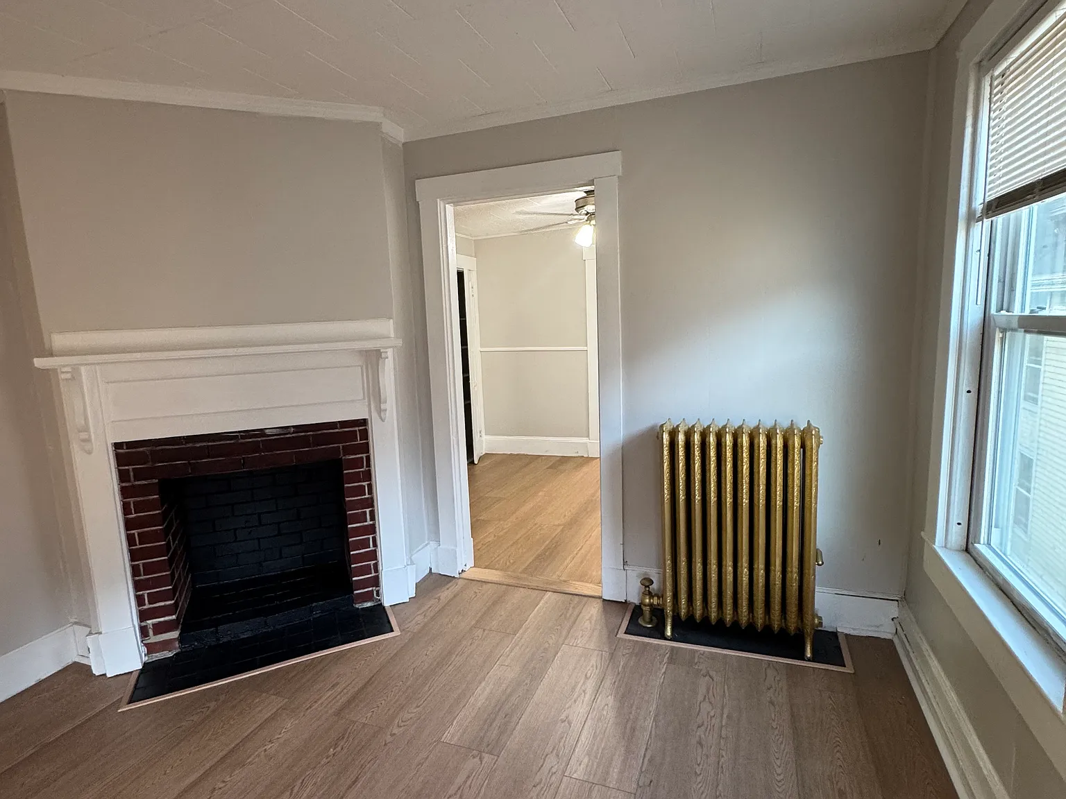 2 bed, 1.5 bath, 862 sqft, $1,600 — Photo 3