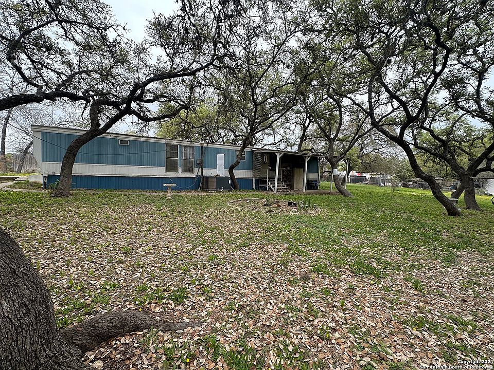 1st image of 130 DAWNRIDGE DR