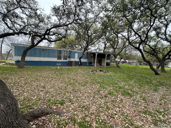 130 DAWNRIDGE DR, Poteet, TX 78065