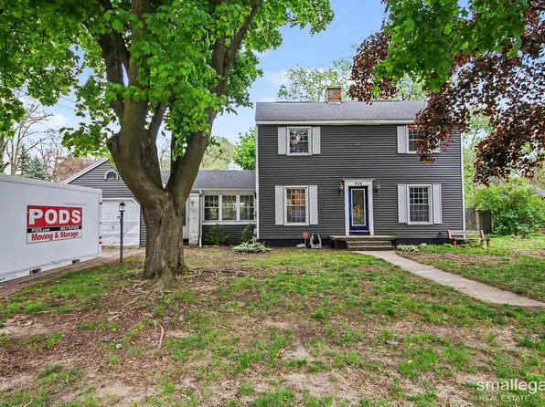 554 Lyles St SE, Kentwood, MI 49548