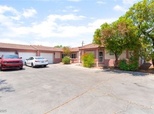 4656 E Desert Inn Rd, Las Vegas, NV 89121