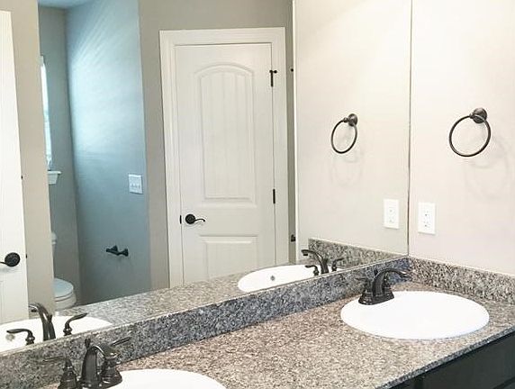 5th image of 814 E Asher Dr