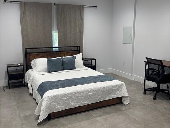 5th image of 645 Palmetto Dr #5