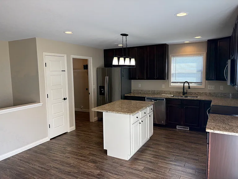 24 Tennis Ct — Photo 3