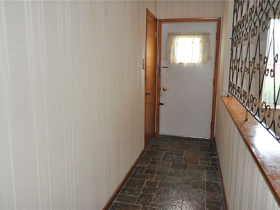 3rd image of 2604 School St