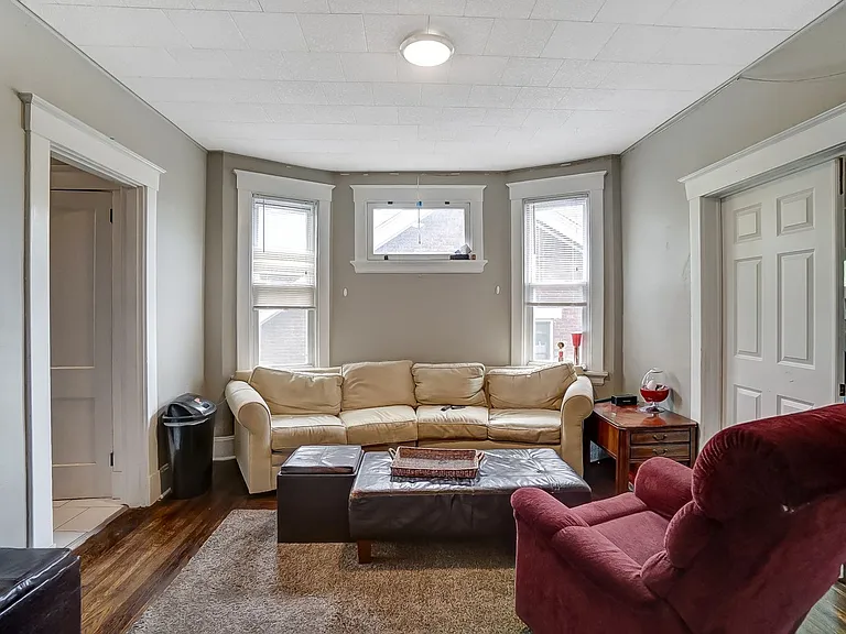 350 Volkert Ave — Photo 8