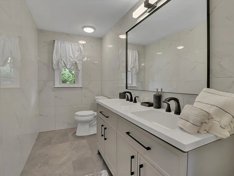 11 W Ridge Dr — Photo 4