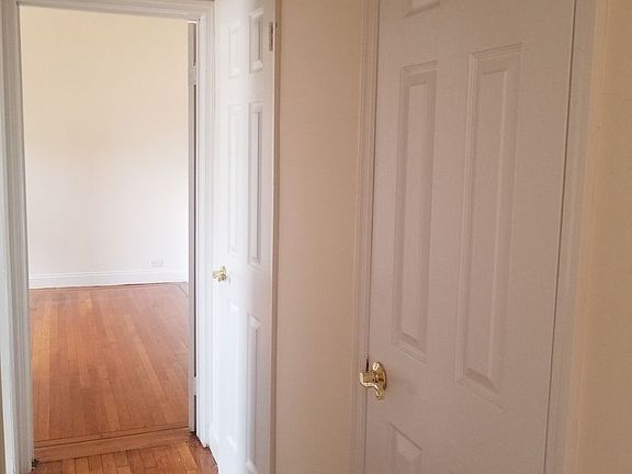 3rd image of 150 Crown St APT B9