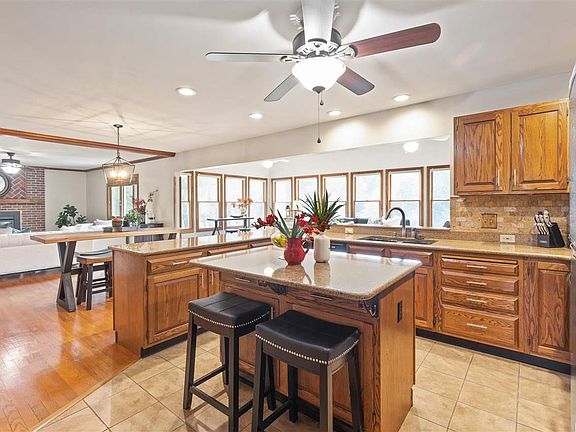 2nd image of 208 Morton Dr