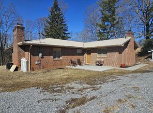 243 Southview St, Pounding Mill, VA 24637