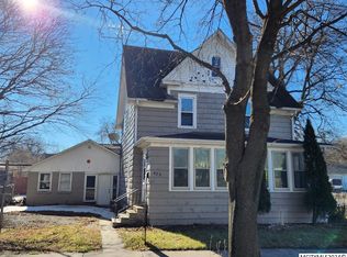 423 6th St NW, Mason City, IA 50401