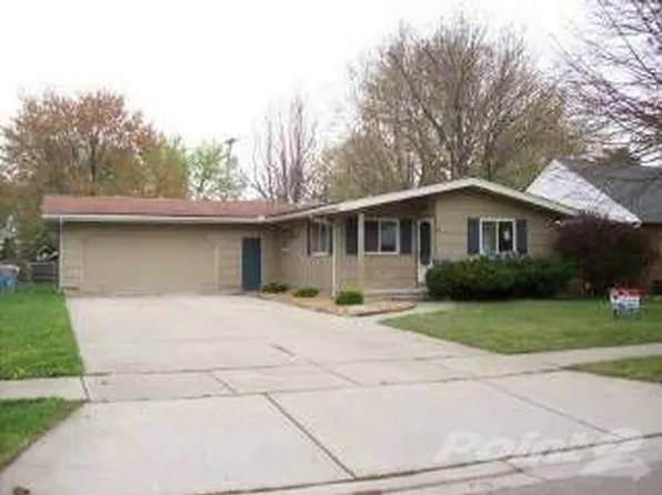 725 Huntington Dr, Mount Clemens, MI 48043