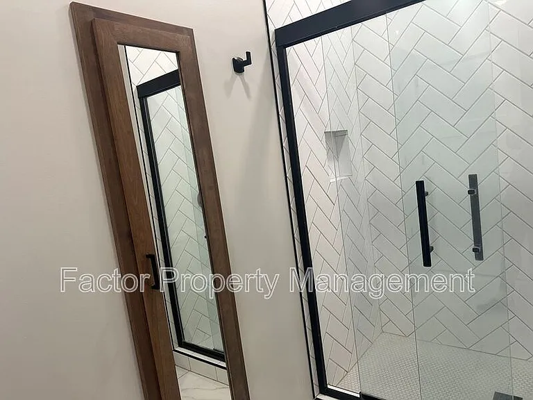 235 Belgrade Ave #302 — Photo 13