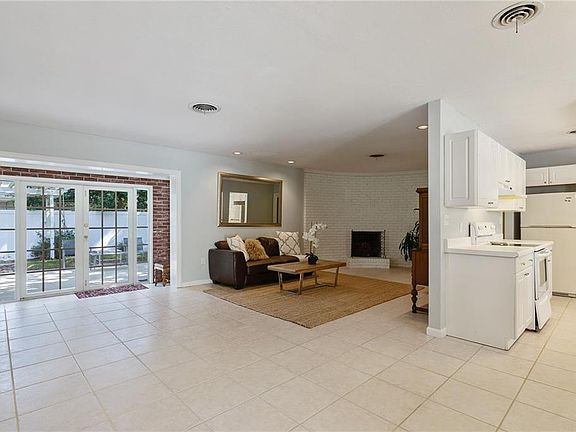 3rd image of 2407 Forfarshire Dr
