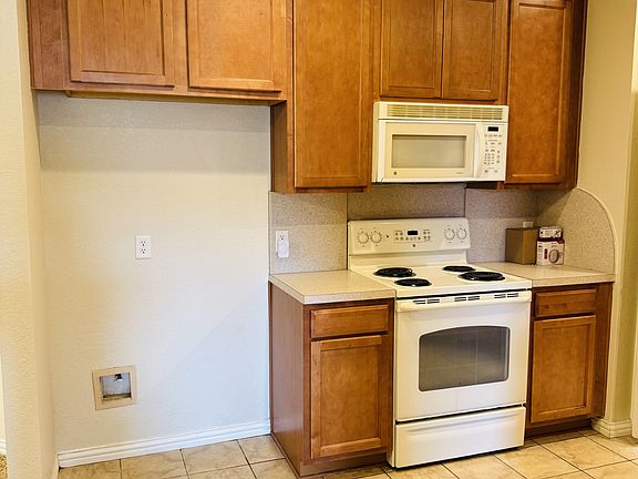 5th image of 1627 Summer Hill Ct
