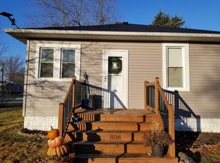 808 Adams St, Gillespie, IL 62033