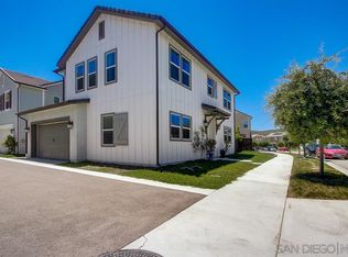 2746 Overlook Point Dr, Escondido, CA 92029