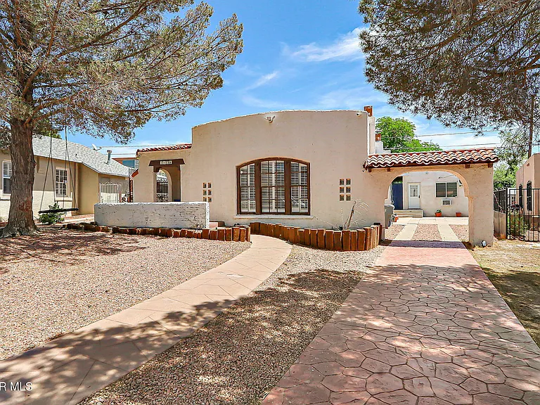 1104 Madeline Dr — Photo 3