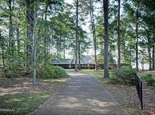 155 Arrowhead Trl, Brandon, MS 39047